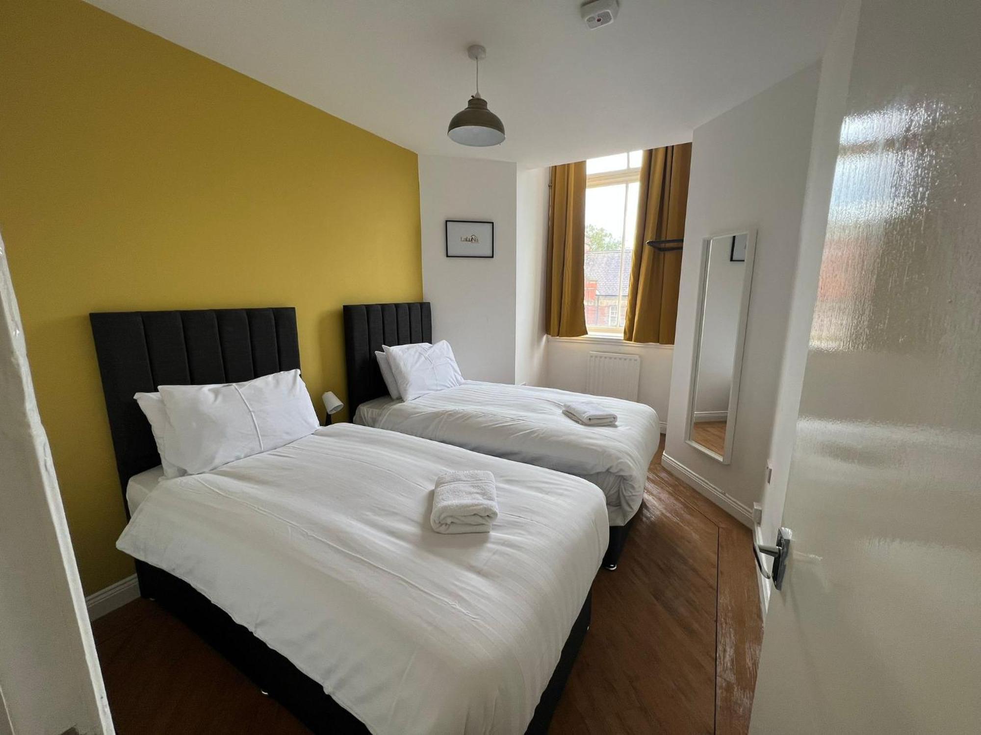 Great Offers On Long Stays!! Laluna Apartments Ґейтсгед Екстер'єр фото