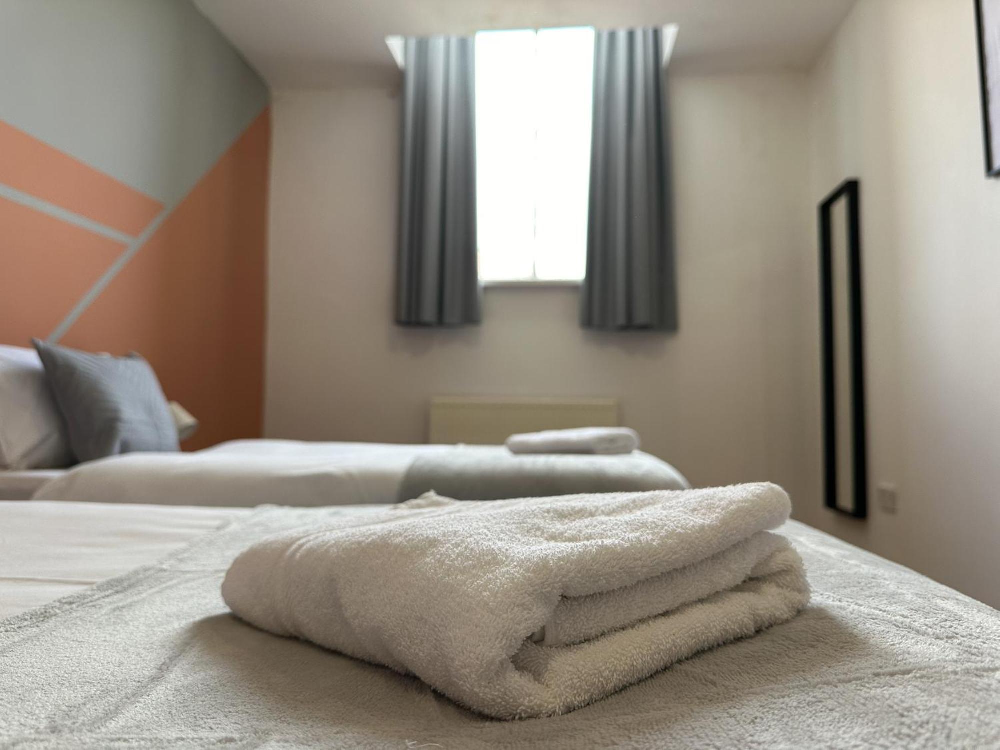 Great Offers On Long Stays!! Laluna Apartments Ґейтсгед Екстер'єр фото