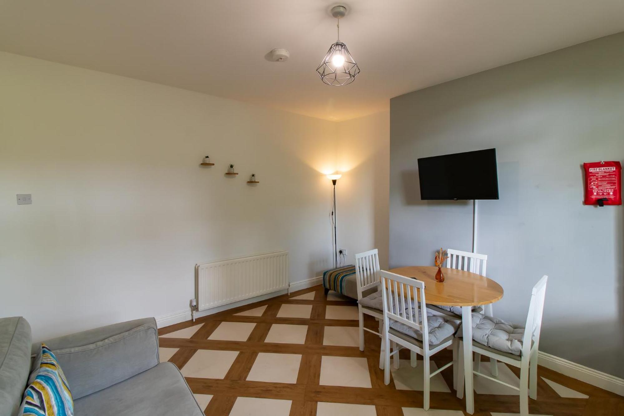 Great Offers On Long Stays!! Laluna Apartments Ґейтсгед Екстер'єр фото