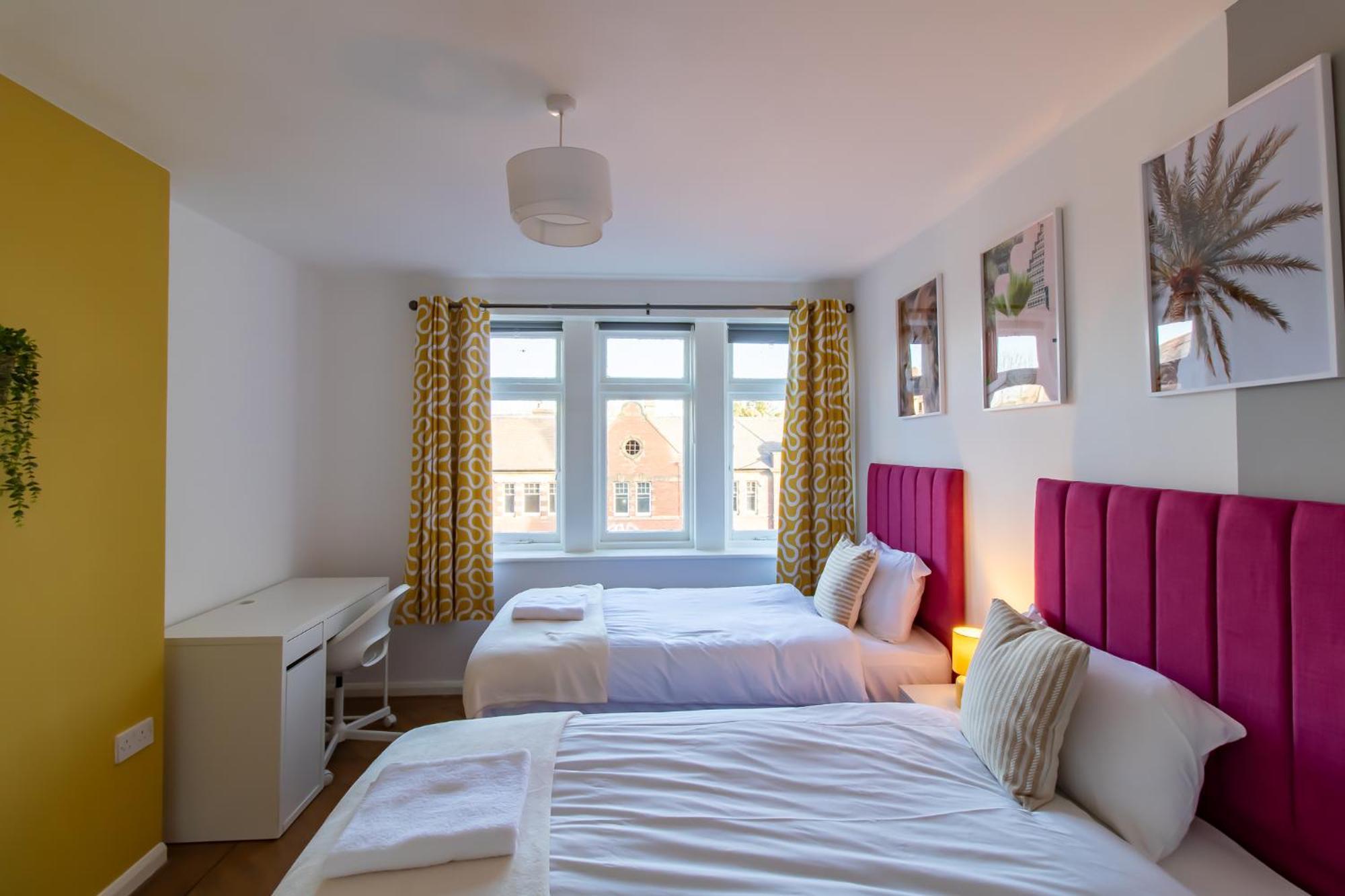 Great Offers On Long Stays!! Laluna Apartments Ґейтсгед Екстер'єр фото